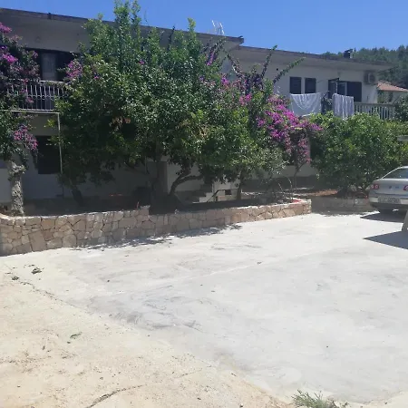 Apartments Milatic Jelsa  Exterior photo