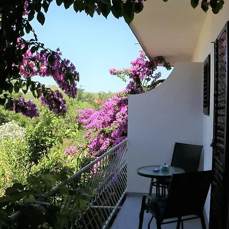 Apartments Milatic Jelsa  Exterior photo