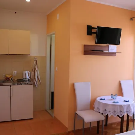 Apartments Milatic Jelsa  Exterior photo