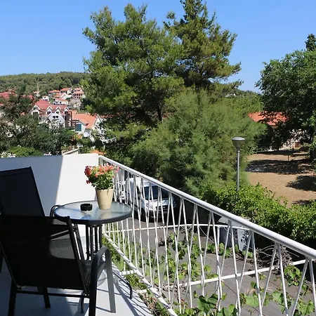 Apartments Milatic Jelsa  Exterior photo